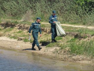 Солигорские спасатели приняли участие в республиканской акции «Чистый водоем»