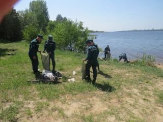 Солигорские спасатели приняли участие в республиканской акции «Чистый водоем»