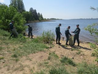 Солигорские спасатели приняли участие в республиканской акции «Чистый водоем»
