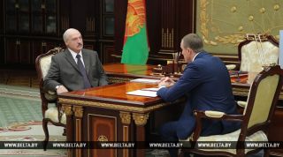 Уборочная, мясо-молочный комплекс и дороги-Лукашенко принял с докладом губернатора Минской области