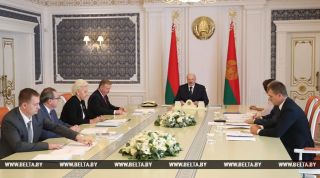 На госслужбу надо привлекать самых лучших и опытных управленцев - Лукашенко