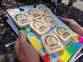 Победители соревнования по фигурному вождению велосипеда.