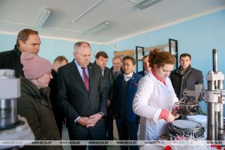 Премьер-министр Беларуси посетил предприятие "Изотоп" в Старобине