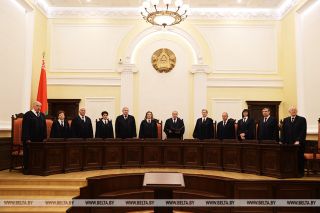 Соблюдение Конституции и законов страны является основой единства общества - послание Конституционного суда
