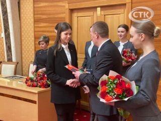 Торжественная церемония вручения паспортов молодым гражданам Республики Беларусь в рамках всебелорусской акции «Мы - граждане Беларуси»
