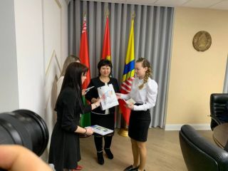 Торжественная церемония вручения паспортов юным солигорчанам, которым исполнилось 14 лет, прошла в Солигорском райисполкоме