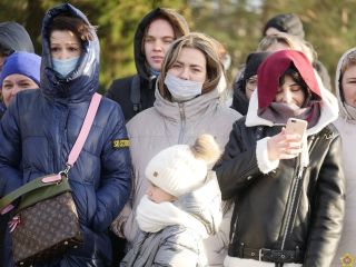 Минобороны: сегодня в соединениях и воинских частях Вооруженных Сил Беларуси новое пополнение принимает Военную присягу