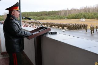 Минобороны: сегодня в соединениях и воинских частях Вооруженных Сил Беларуси новое пополнение принимает Военную присягу