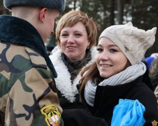 Минобороны: сегодня в соединениях и воинских частях Вооруженных Сил Беларуси новое пополнение принимает Военную присягу