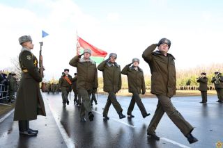 Минобороны: сегодня в соединениях и воинских частях Вооруженных Сил Беларуси новое пополнение принимает Военную присягу