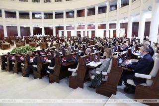 Депутаты приняли в первом чтении проект республиканского бюджета на 2022 год