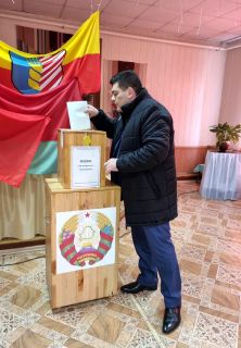 Сегодня свой голос за будущее развитие Беларуси отдал Арташес Саакян