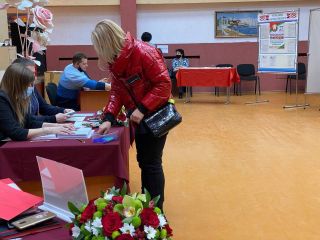 Досрочно на конституционном референдуме проголосовала и Татьяна Кирбай