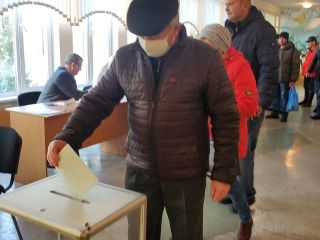 На Солигорском участке для голосования № 2 очень оживленно