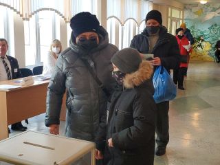 На Солигорском участке для голосования № 2 очень оживленно