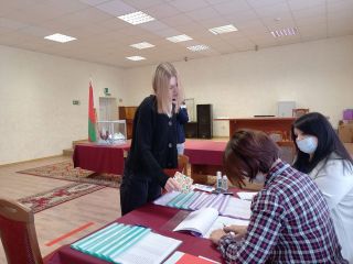 БРСМ поздравил впервые голосующих активистов общественной организации