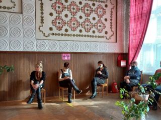 Активно идет голосование и на 9 избирательном участке, который разместился в Солигорском государственном колледже