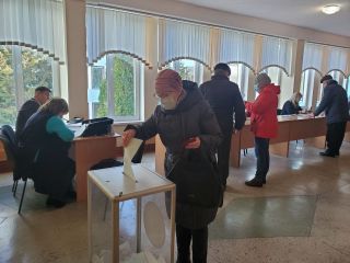 На Солигорском участке для голосования № 2 очень оживленно