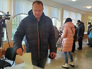 На Солигорском участке для голосования № 2 очень оживленно