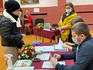 Досрочно на конституционном референдуме проголосовала и Татьяна Кирбай