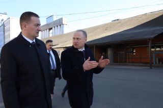 «Дефицита продуктов не будет». Александр Турчин посетил производство «третьего хлеба» в Борисове
