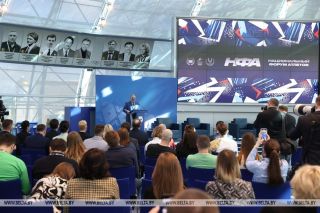 Серебряные призеры пекинской Олимпиады Анна Гуськова и Антон Смольский получили награды НОК