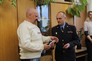 Благодарим за службу: в Солигорске милиционеров-ликвидаторов чествовали в коллективах