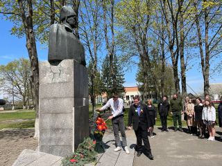 Деревню Хоростово сегодня посетили депутаты и молодёжный парламент