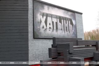 "Увиденное потрясает". Лукашенко оставил запись после посещения музея в Хатыни