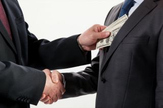 Суд по делу о коррупции в руководстве МТЗ и БЕЛАЗ начался в Минске