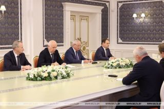 Лукашенко поставил задачи по итогам зарубежных визитов