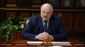 Александр Лукашенко  принял доклад о работе банковской системы и принимаемых мерах по сопровождению внешнеторговой деятельности