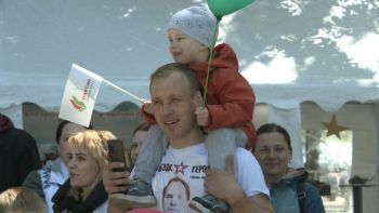 Солигорск празднует 9 мая! В Парке «Четырех стихий» многолюдно