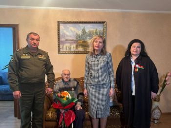 В Солигорске ветеранам вручили медали в честь 80-летия освобождения Беларуси
