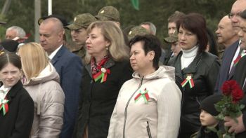 9 мая – день нашей памяти. Митинг у мемориального комплекса "Скорбящая мать"