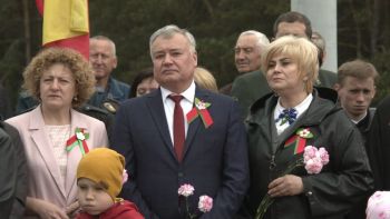 9 мая – день нашей памяти. Митинг у мемориального комплекса "Скорбящая мать"