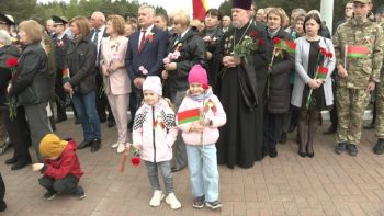 9 мая – день нашей памяти. Митинг у мемориального комплекса "Скорбящая мать"