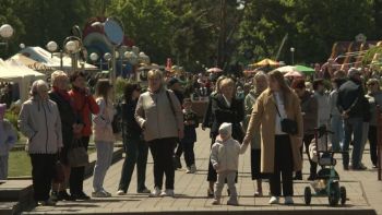 Солигорск празднует 9 мая! В Парке «Четырех стихий» многолюдно