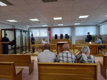 В зале суда Солигорского района сегодня началось рассмотрение уголовного дела в отношении солигорчанки, убившей своего новорождённого сына
