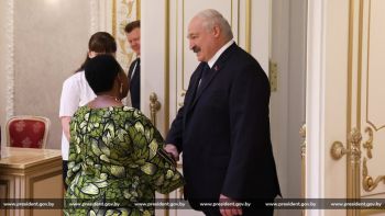 Встреча с первой леди Зимбабве Оксилией Мнангагвой