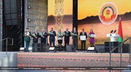 Торжественная церемония чествования аграриев на фестивале-ярмарке "Дажынкі-2024" в Мостах