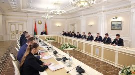 "Страна прежде всего". Лукашенко потребовал поставить в равные условия частные и государственные предприятия