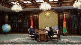 Александр Лукашенко  принял с докладом Председателя Совета Республики Национального собрания Беларуси Наталью Кочанову