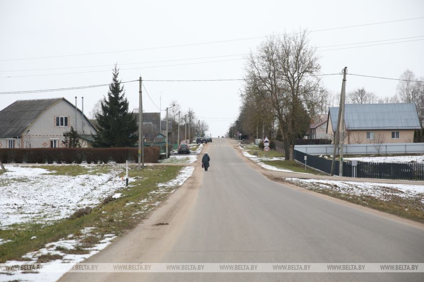 Какие дороги отремонтируют за счет госинвестиций и ждать ли новый асфальт агрогородкам? Разбираемся с экспертами