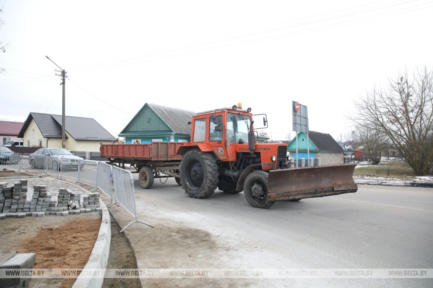 Какие дороги отремонтируют за счет госинвестиций и ждать ли новый асфальт агрогородкам? Разбираемся с экспертами