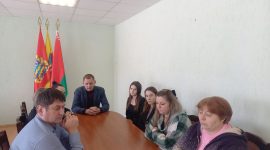 Тему "Итоги завершающейся пятилетки как основа стратегии успешного развития нашей страны" обсудили с трудовым коллективом ОАО "Виктория- Агро"