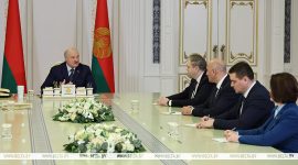 Лукашенко об информационной войне: надо не отставать, надо идти вперед и побеждать