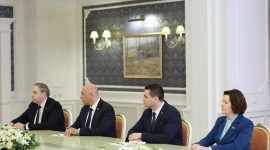 Лукашенко об информационной войне: надо не отставать, надо идти вперед и побеждать