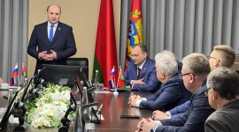 Депутаты Парламентского Собрания возложили цветы к Мемориальному комплексу «Скорбящая мать». В Солигорске проходит совместное заседание Комиссий Парламентского Собрания