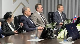 Депутаты Парламентского Собрания возложили цветы к Мемориальному комплексу «Скорбящая мать». В Солигорске проходит совместное заседание Комиссий Парламентского Собрания